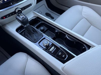 2020 Volvo S60 T6 Momentum