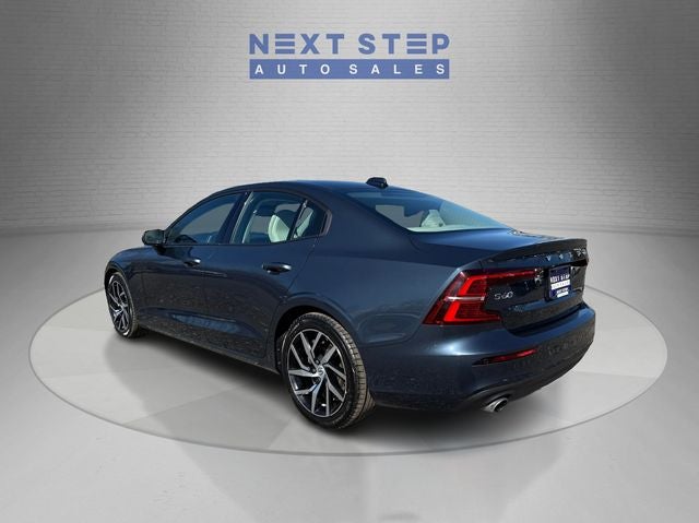 2020 Volvo S60 T6 Momentum