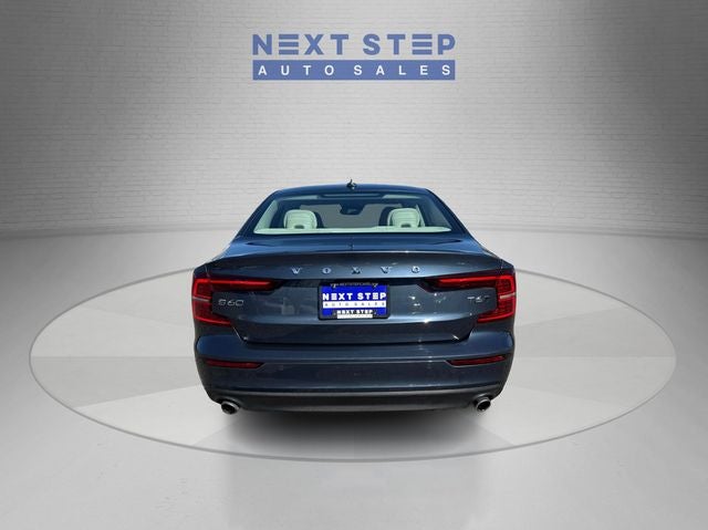 2020 Volvo S60 T6 Momentum