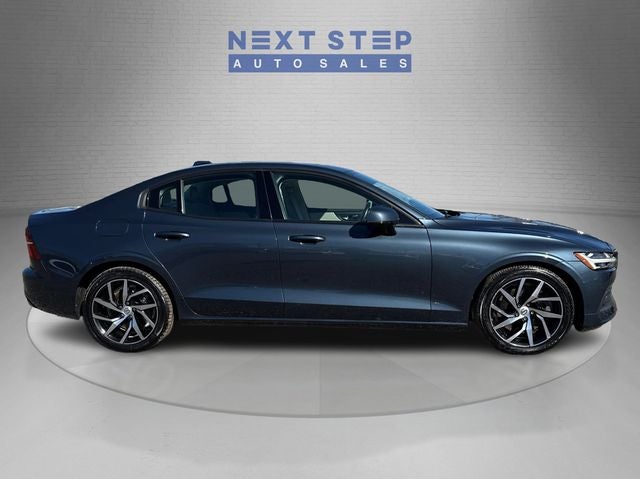 2020 Volvo S60 T6 Momentum