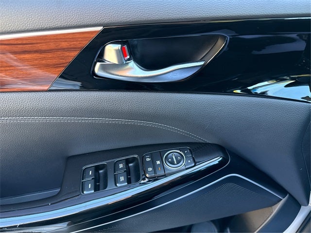 2017 Kia Cadenza Premium