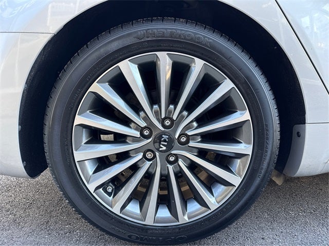 2017 Kia Cadenza Premium