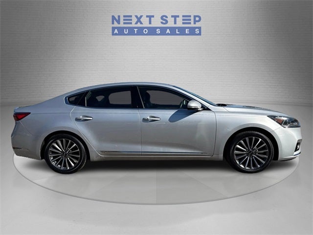 2017 Kia Cadenza Premium