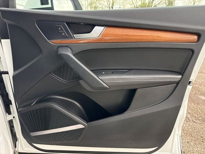 2023 Audi Q5 45 S line Premium quattro