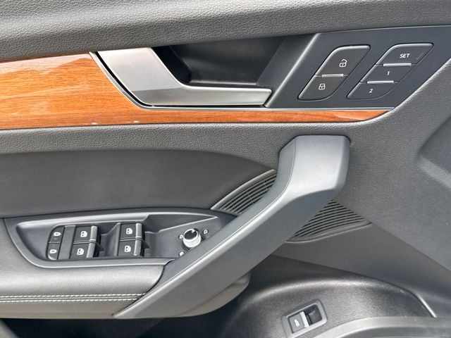 2023 Audi Q5 45 S line Premium quattro