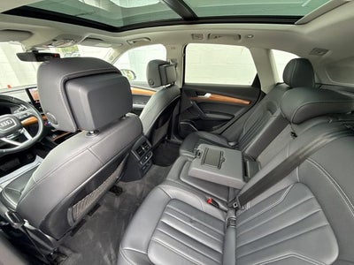2023 Audi Q5 45 S line Premium quattro