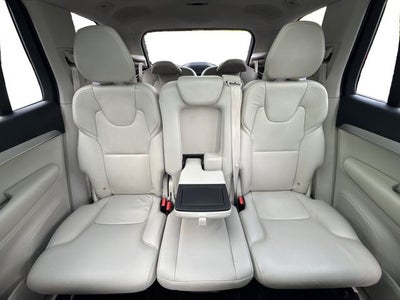 2017 Volvo XC90 T6 Momentum