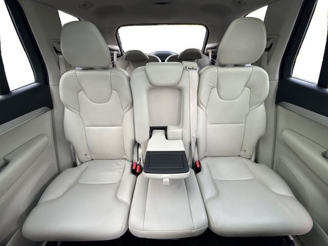 2017 Volvo XC90 T6 Momentum
