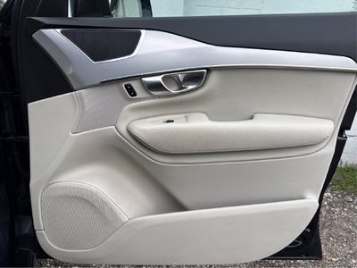 2017 Volvo XC90 T6 Momentum