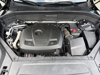 2017 Volvo XC90 T6 Momentum