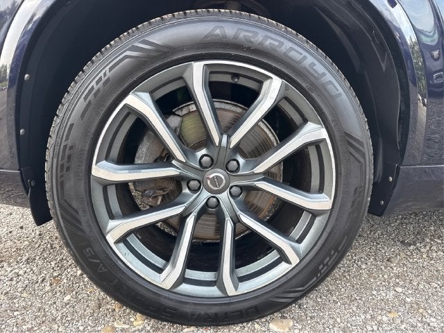 2017 Volvo XC90 T6 Momentum