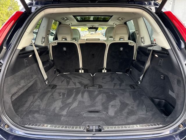 2017 Volvo XC90 T6 Momentum