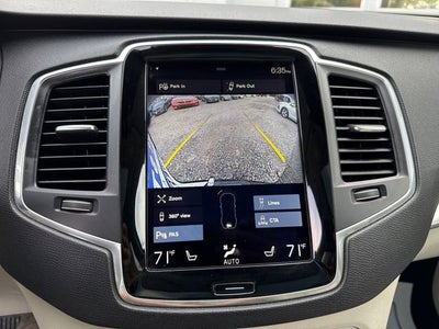 2017 Volvo XC90 T6 Momentum