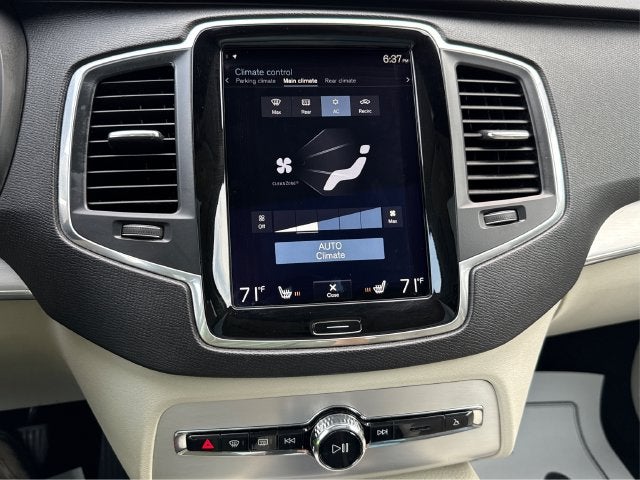 2017 Volvo XC90 T6 Momentum