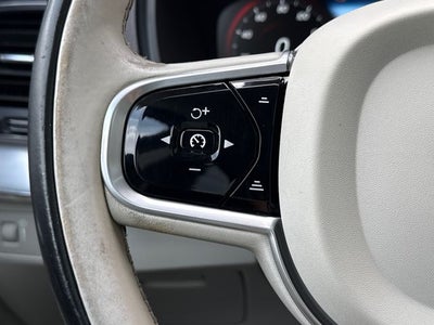 2017 Volvo XC90 T6 Momentum