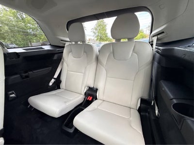 2017 Volvo XC90 T6 Momentum